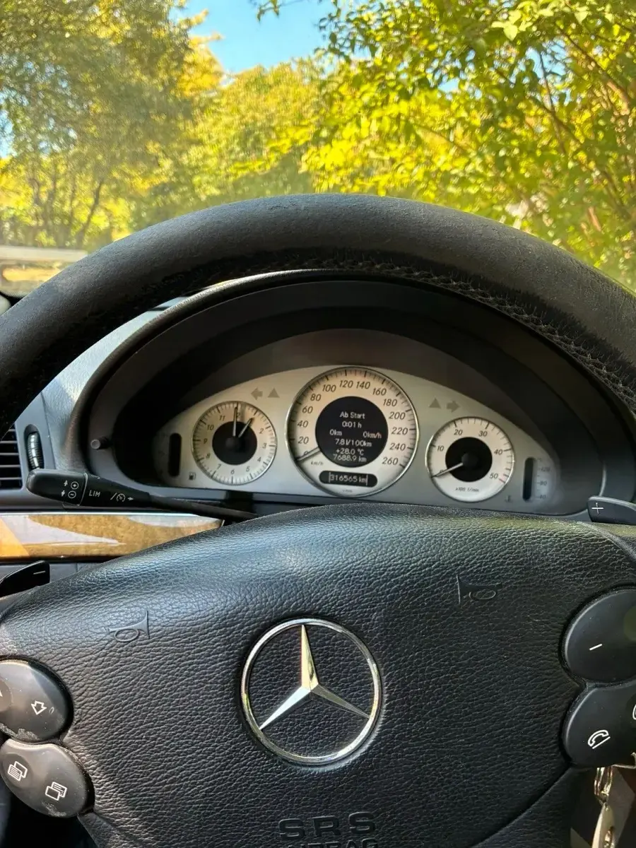 Gebraucht Mercedes E320 224 PS (164 kW) 2007 Schwarz Kombi