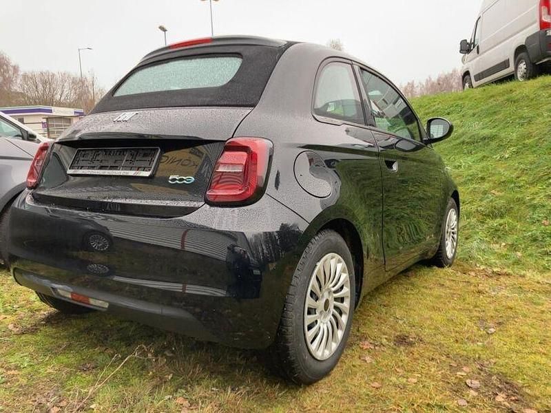 Gebraucht Fiat 500e 86 kW (118 PS) 2023 Schwarz Cabrio