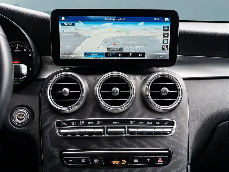 Gebraucht Mercedes GLC200 197 PS (144 kW) 2022 Schwarz SUV