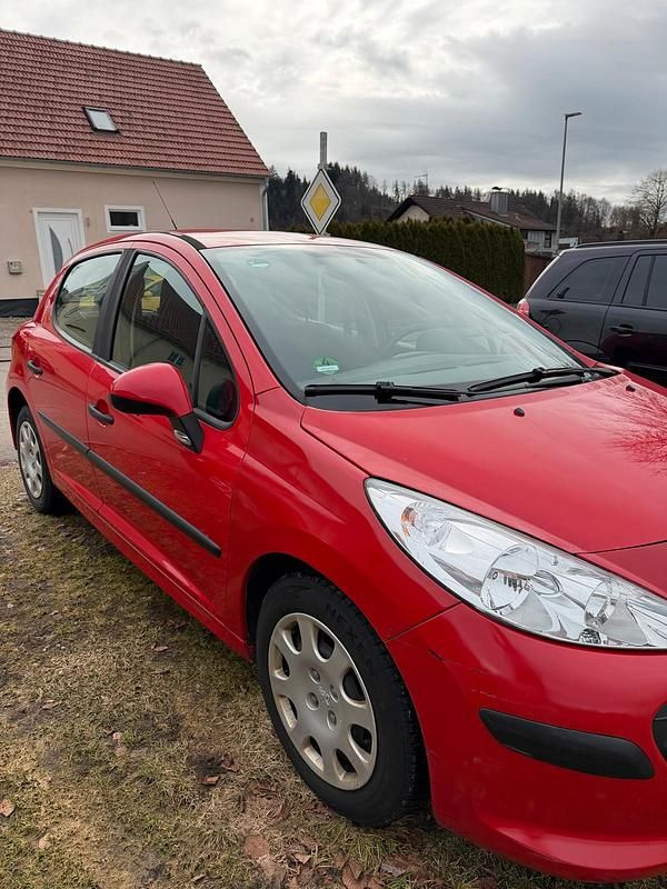Gebraucht Peugeot 207 95 PS (69 kW) 2009 Rot Kleinwagen