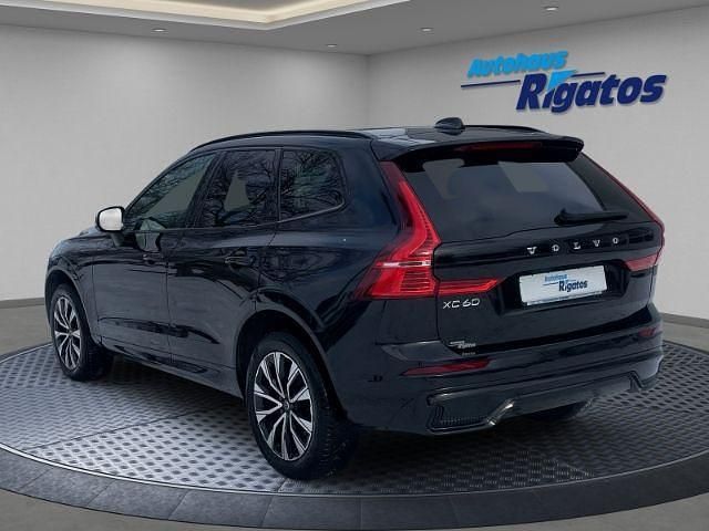 Gebraucht Volvo XC60 Plus 197 PS (144 kW) 2023 Onyx black / metallic SUV