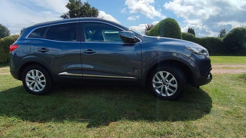 Grau Gebraucht 2018 Renault Kadjar LIMITED SUV | 12.000 € (Guter Preis) - Bild 1/3