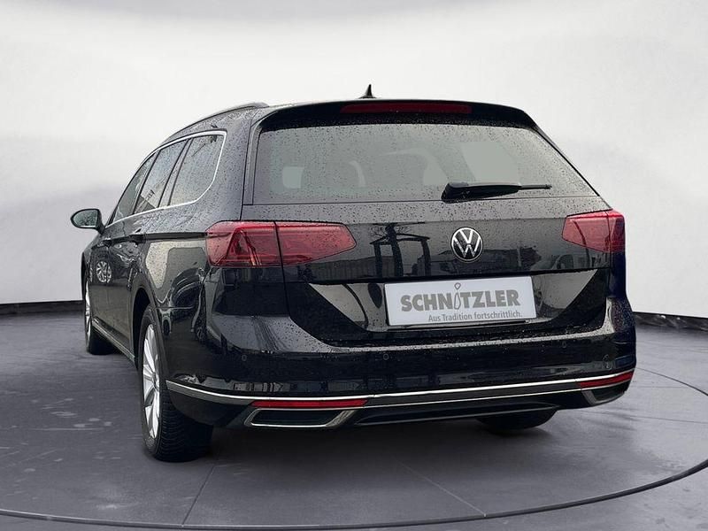 Gebraucht VW Passat Elegance 150 PS (110 kW) 2021 Schwarz Kombi