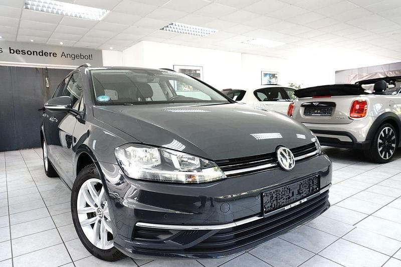 Urano gray Gebraucht 2018 VW Golf VII Kombi | 16.950 € (Fairer Preis) - Bild 1/4
