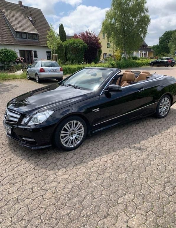 Gebraucht Mercedes E250 Elegance 204 PS (150 kW) 2012 Schwarz Cabrio