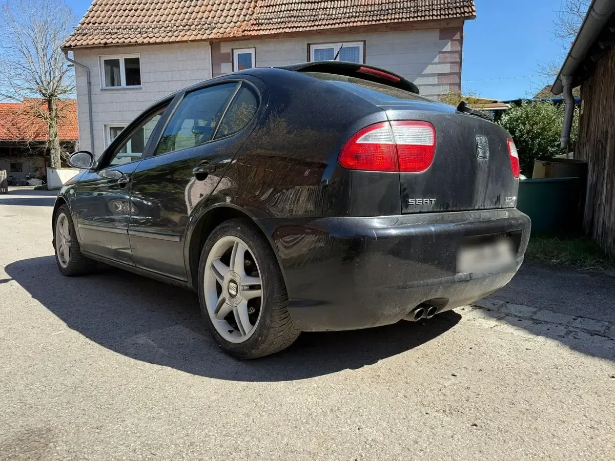 Używany Seat Leon CUPRA 204 KM (150 kW) 2003 Czarny Hatchback