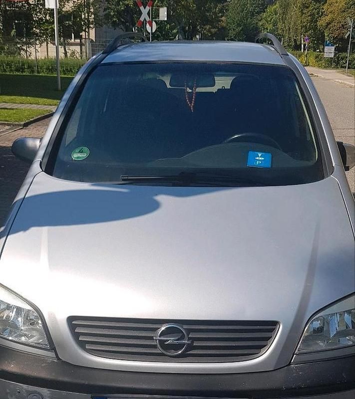 Silber Gebraucht 2005 Opel Zafira Van / Kleinbus | 700 € (Superpreis) - Bild 1/4