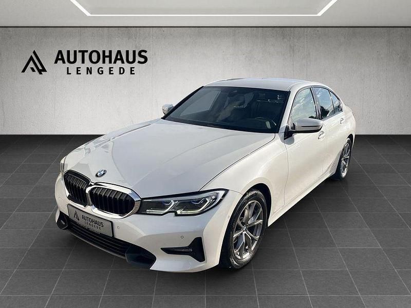 Weiß Gebraucht 2020 BMW 318 Sport Line Limousine | 25.999 € (Etwas zu teuer) - Bild 1/4