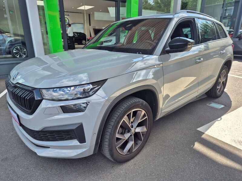Grau Gebraucht 2022 Skoda Kodiaq SportLine SUV | 38.880 € (Fairer Preis) - Bild 1/4
