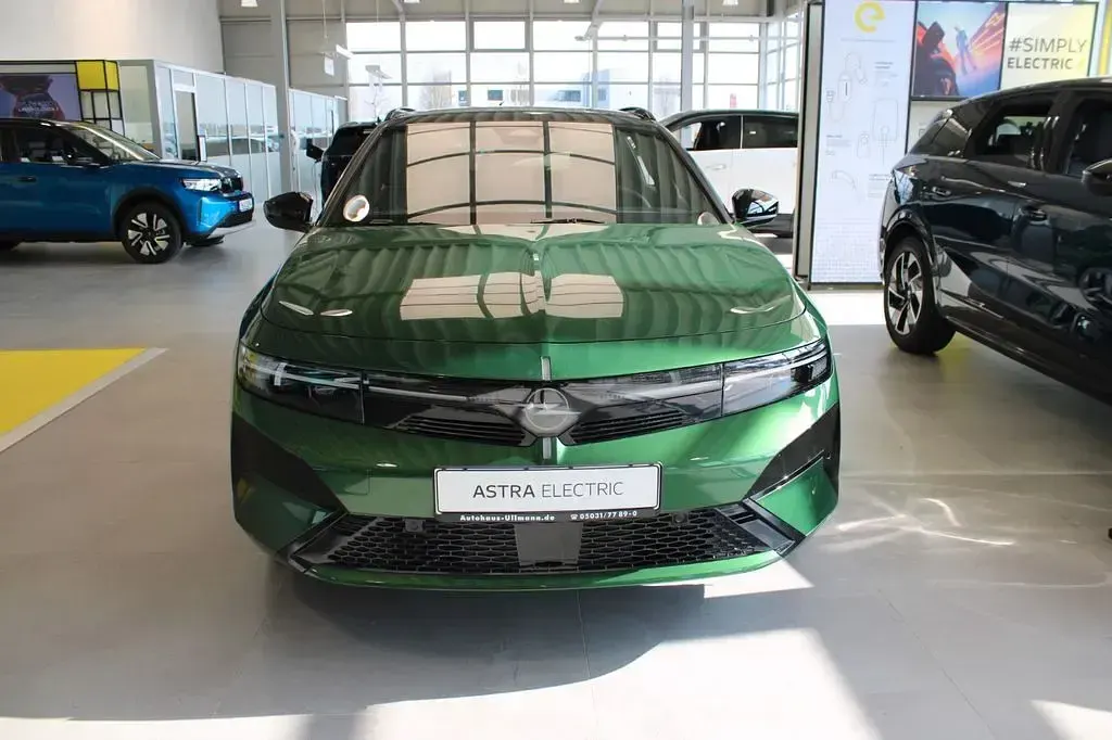Gebraucht Opel Astra Ultimate 114 kW (156 PS) 2026 Grün Kombi