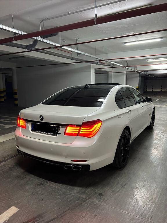 Gebraucht BMW 730 245 PS (180 kW) 2010 Weiß Limousine
