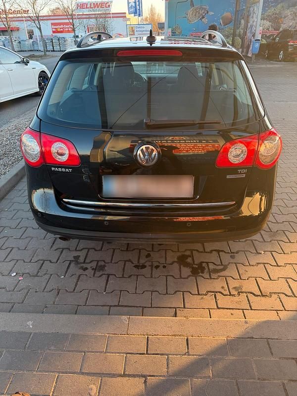 Gebraucht VW Passat 105 PS (77 kW) 2010 Schwarz Kombi