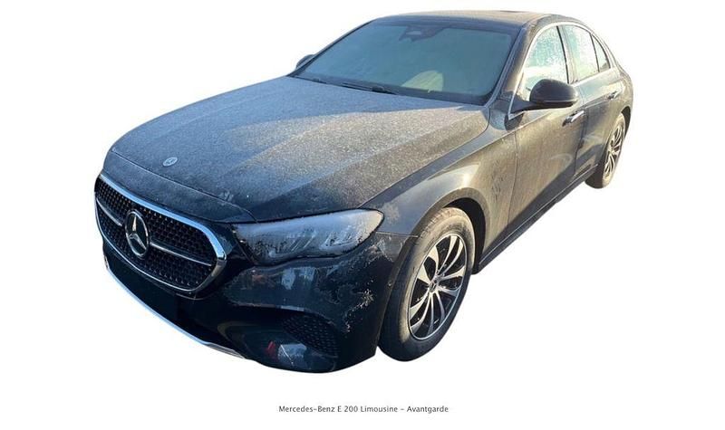 Grau Neu 2025 Mercedes E200 Limousine | 70.210 € (Teuer) - Bild 1/3