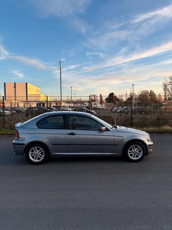 Gebraucht BMW 316 116 PS (85 kW) 2003 Silber Kombi