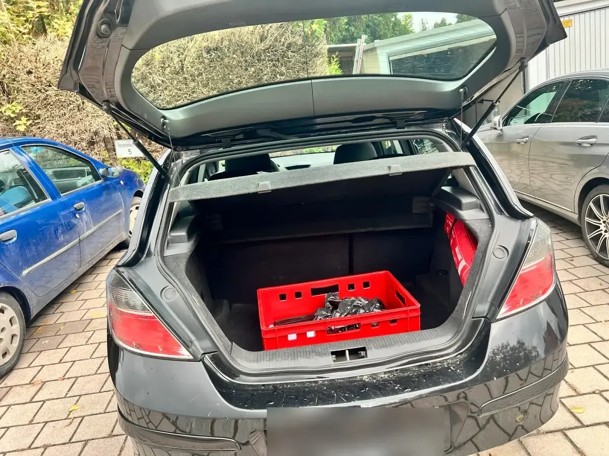 Gebraucht Opel Astra 90 PS (66 kW) 2008 Schwarz Kleinwagen