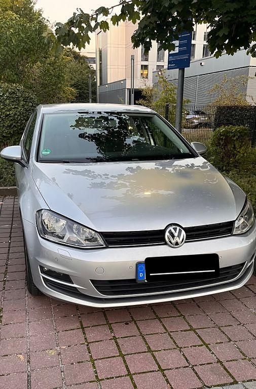 Grau Gebraucht 2014 VW Golf VII Comfortline Limousine | 10.100 € (Fairer Preis) - Bild 1/4