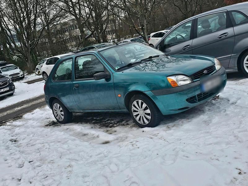 Grün Gebraucht 2000 Ford Fiesta Kleinwagen | 400 € (Superpreis) - Bild 1/4