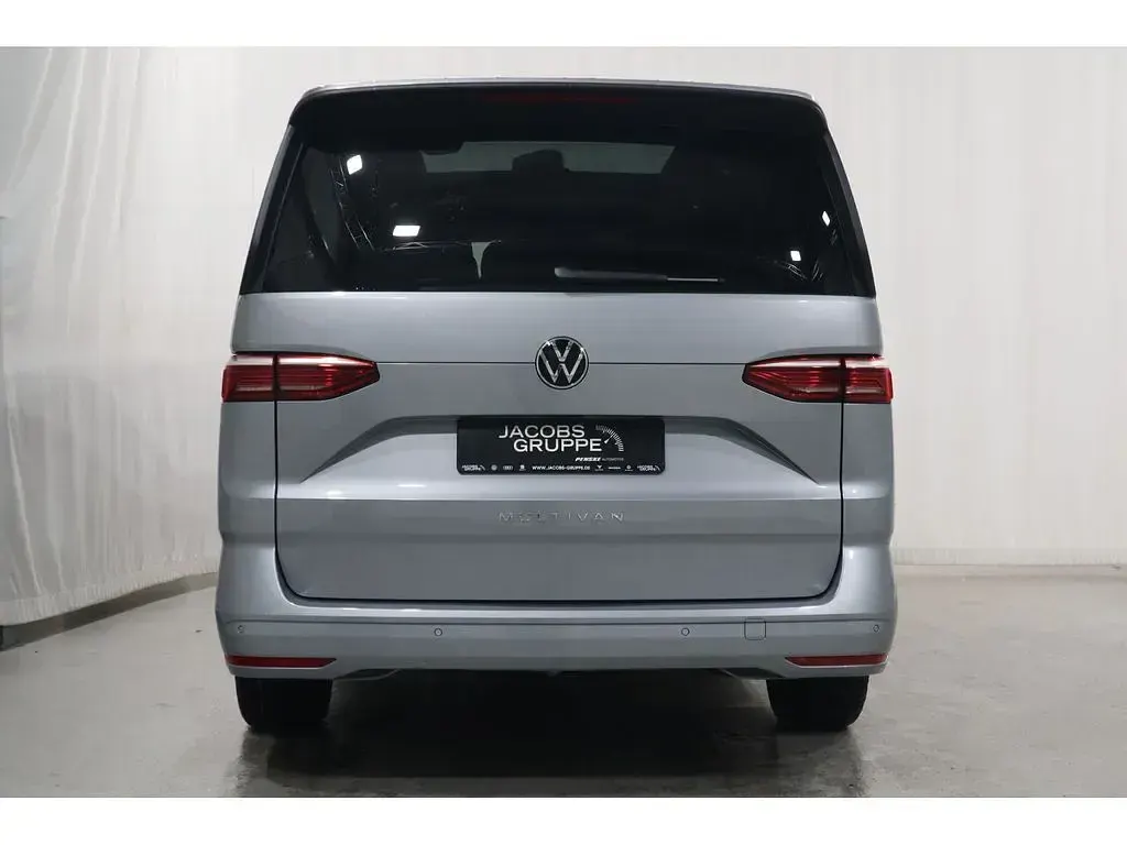 Gebraucht VW Multivan Goal 150 PS (110 kW) 2026 Monosilber Van / Kleinbus