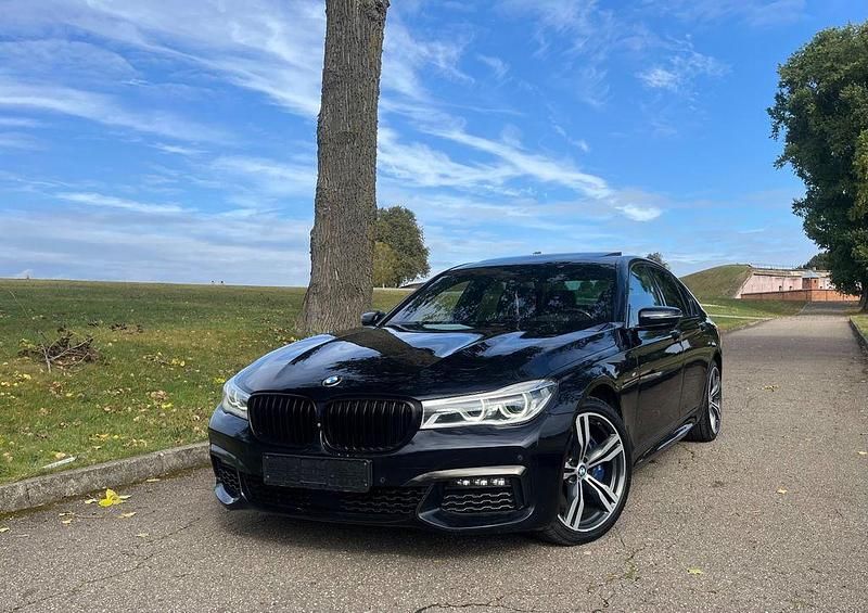 Schwarz Gebraucht 2016 BMW 750 Limousine | 25.900 € (Teuer) - Bild 1/4