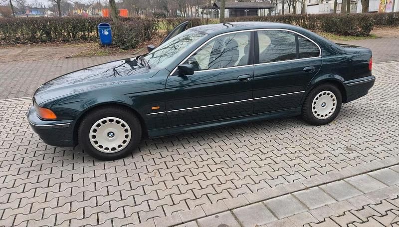 Grün Gebraucht 1998 BMW 520 Limousine | 2.900 € (Fairer Preis) - Bild 1/4