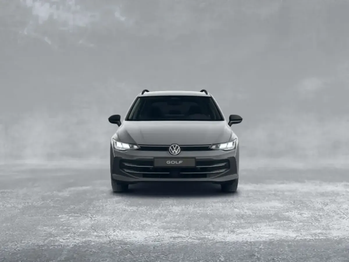 Gebraucht VW Golf VIII 150 PS (110 kW) 2025 Mondsteingrau Kombi