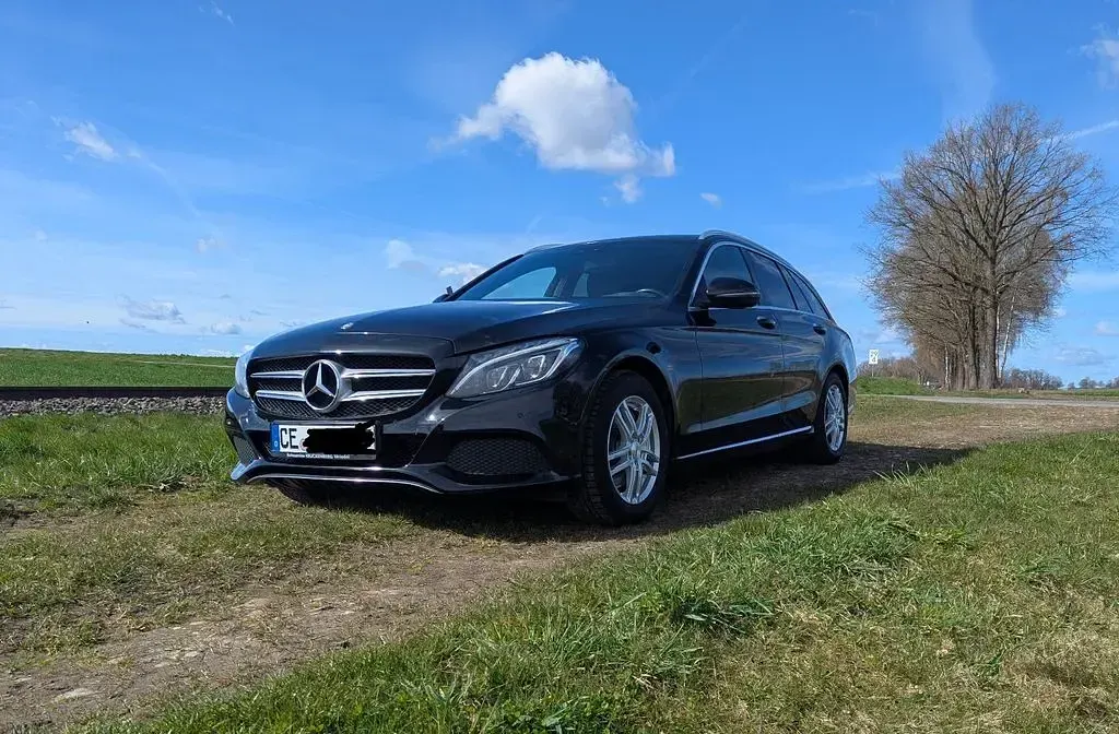 Gebraucht Mercedes E250 204 PS (150 kW) 2016 Schwarz Limousine