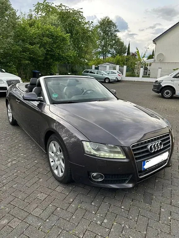 Gebraucht Audi A5 Cabriolet Design 177 PS (130 kW) 2011 Violett Cabrio