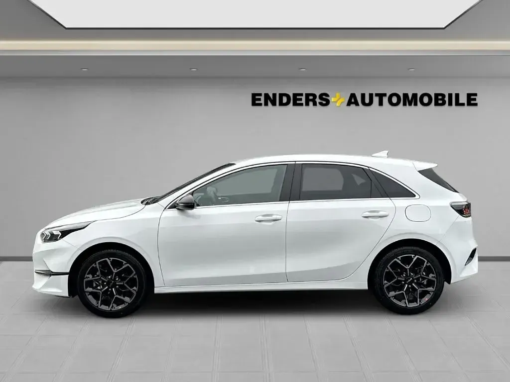 Neu Kia Ceed 140 PS (102 kW) 2026 Weiß Kleinwagen