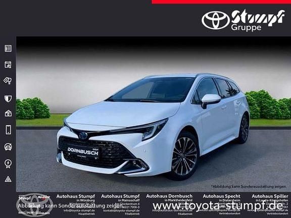 Schneeweiß Gebraucht 2024 Toyota Corolla Basis | 31.990 € (Etwas zu teuer) - Bild 1/4