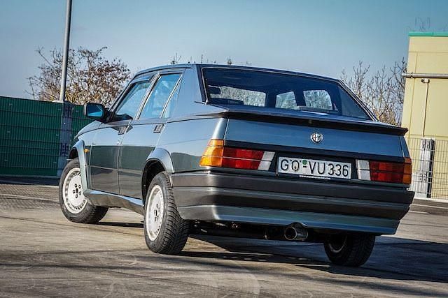 Gebraucht Alfa Romeo 75 148 PS (108 kW) 1989 Grau Limousine