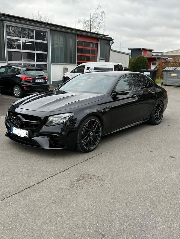 Schwarz Gebraucht 2017 Mercedes E63S AMG AMG Limousine | 53.900 € (Teuer) - Bild 1/4
