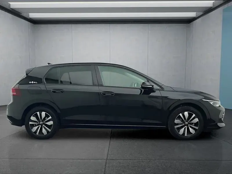 Gebraucht VW Golf VIII 150 PS (110 kW) 2025 Schwarz Kleinwagen