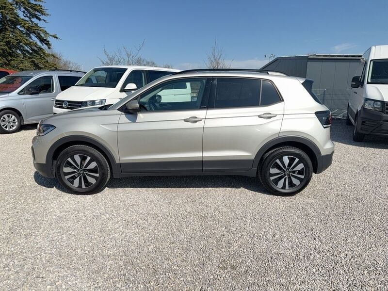 Gebraucht VW T-Cross Pro 110 PS (80 kW) 2023 Ivory silver metallic SUV