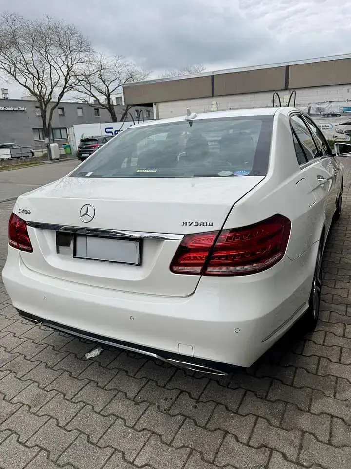 Gebraucht Mercedes E400 Avantgarde 333 PS (244 kW) 2014 Weiß Limousine