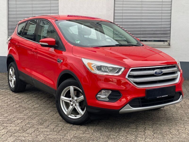 Rot Gebraucht 2017 Ford Kuga Titanium SUV | 12.390 € (Guter Preis) - Bild 1/4
