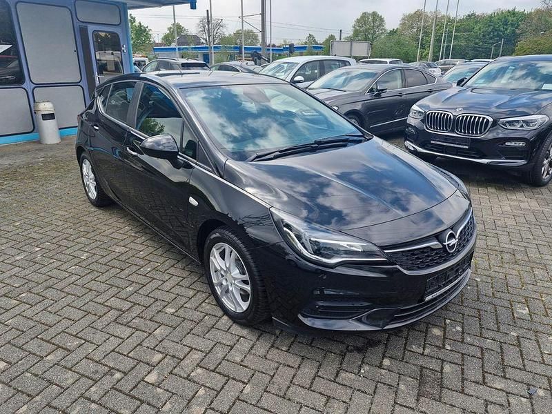 Gebraucht Opel Astra Edition 105 PS (77 kW) 2021 Schwarz Limousine