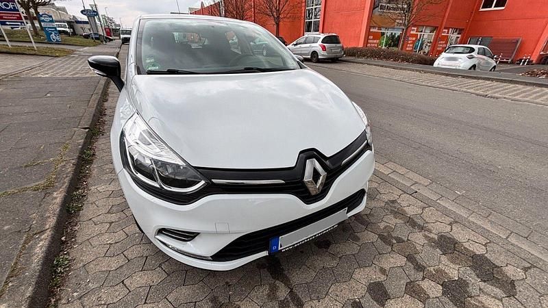 Gebraucht Renault Clio IV LIMITED 73 PS (53 kW) 2018 Weiß Kleinwagen