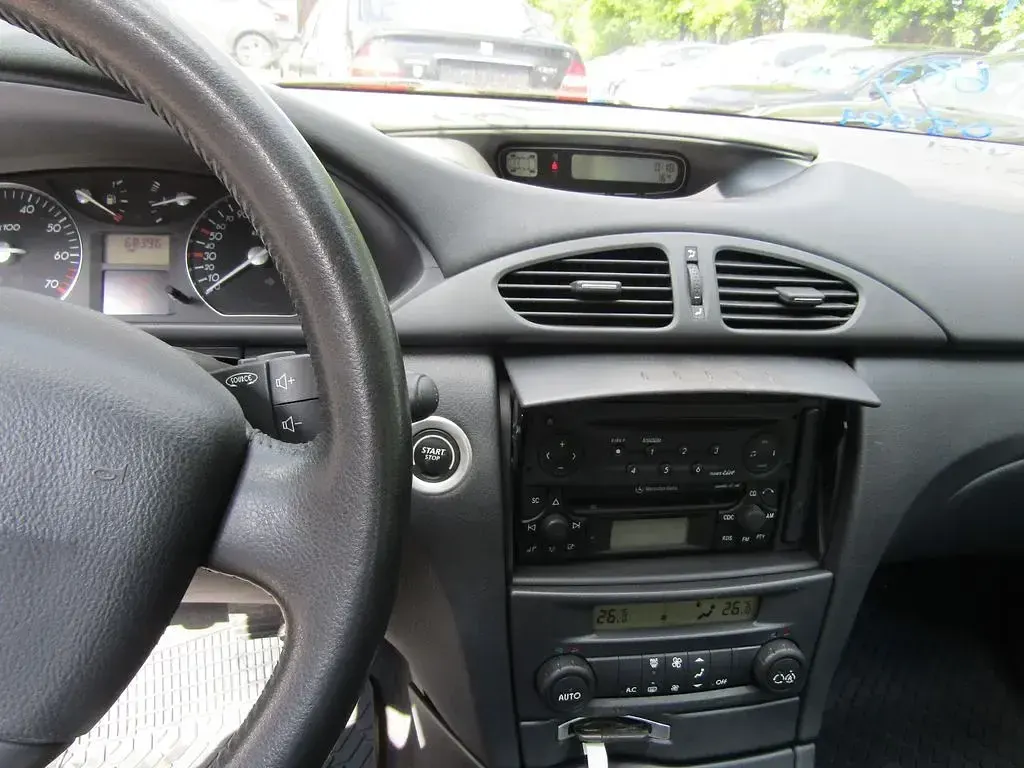 Gebraucht Renault Laguna II 120 PS (88 kW) 2005 Schwarz Limousine