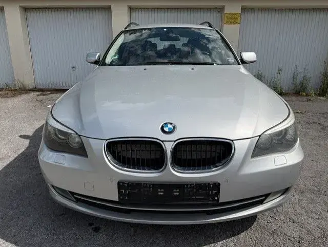 Gebraucht BMW 520 170 PS (125 kW) 2008 Silber Limousine