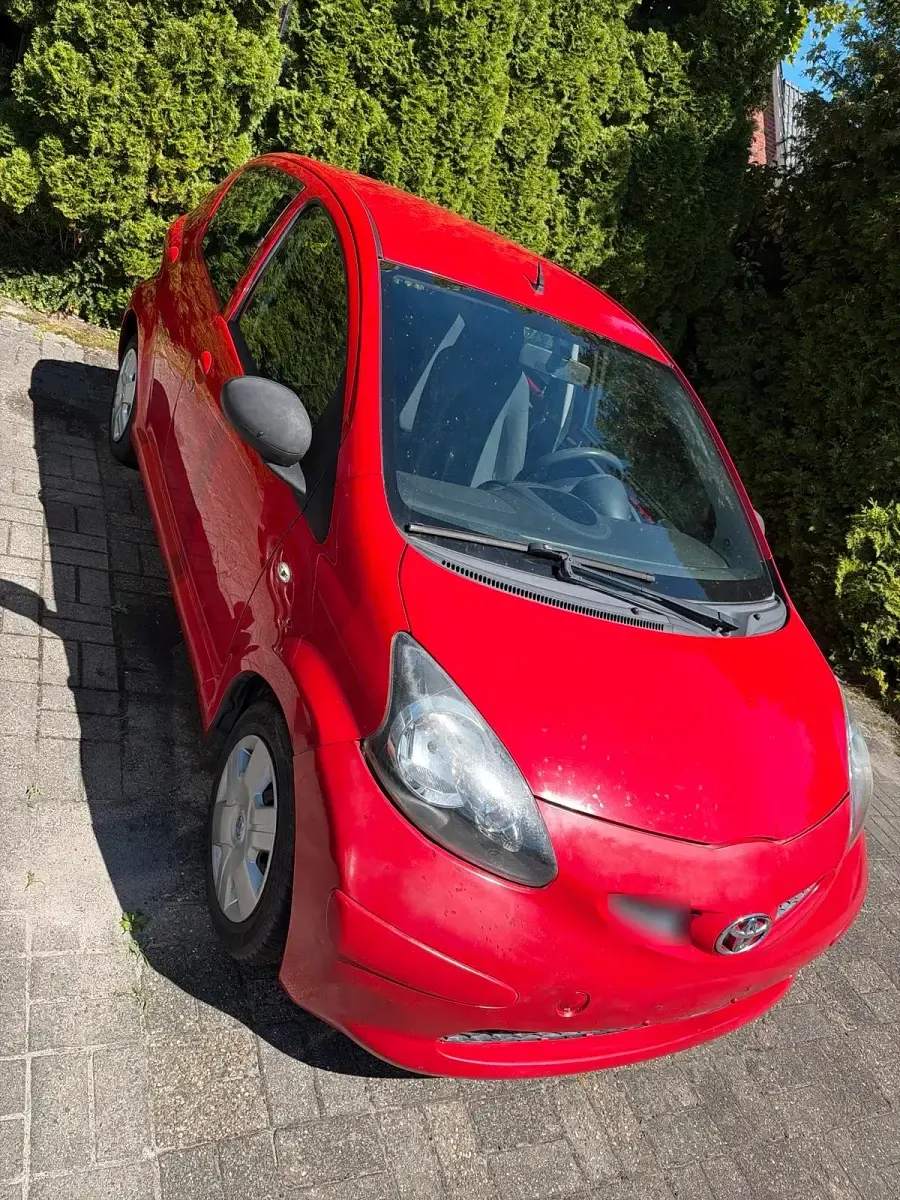 Gebraucht Toyota Aygo 67 PS (49 kW) 2006 Rot Kleinwagen