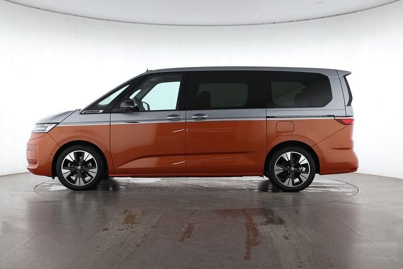 Gebraucht VW Multivan Style 245 PS (180 kW) 2026 Monosilber / energetic orange Van