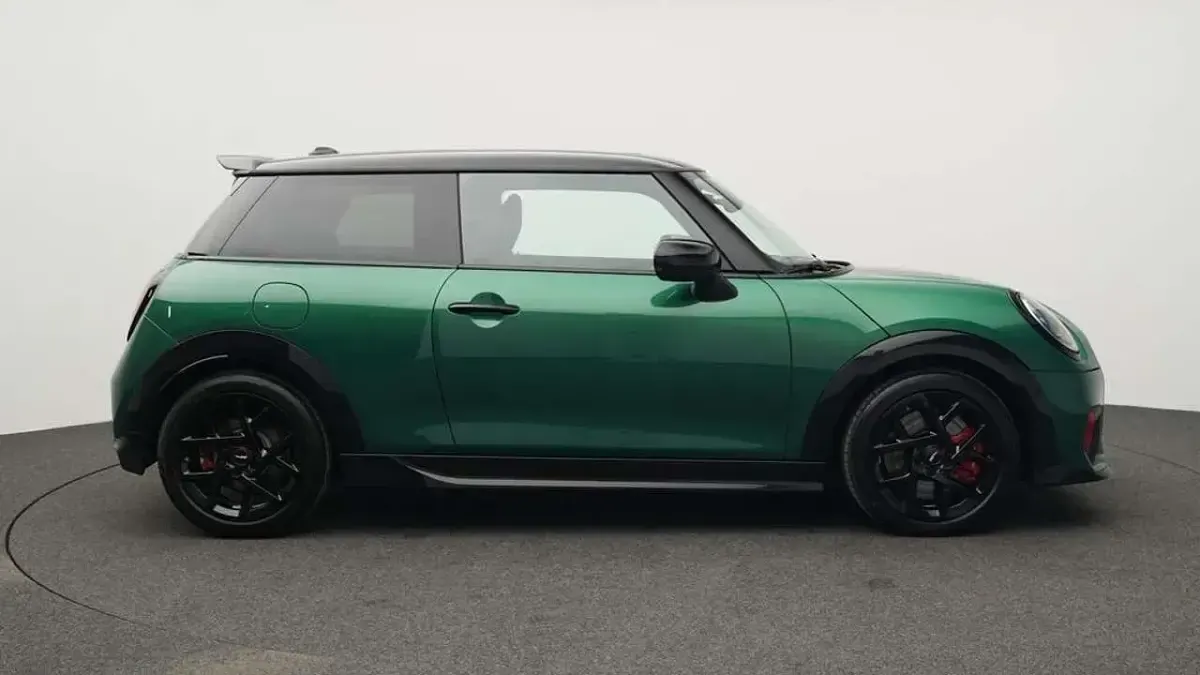 Gebraucht Mini John Cooper Works 231 PS (169 kW) 2025 Grün Kleinwagen