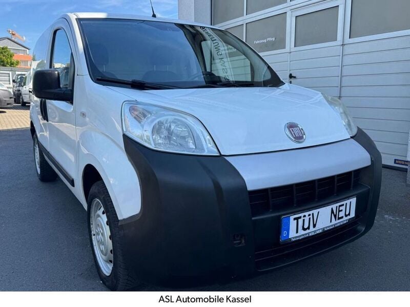 Weiß Gebraucht 2011 Fiat Fiorino Basis Van / Kleinbus | 3.999 € (Fairer Preis) - Bild 1/4