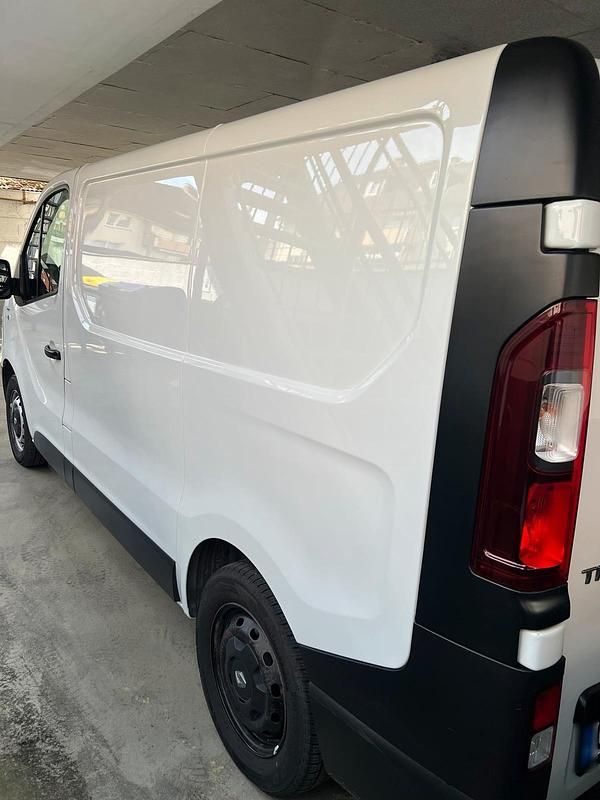 Gebraucht Renault Trafic 125 PS (91 kW) 2018 Weiß Van / Kleinbus