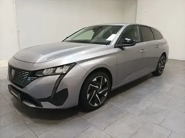 Gebraucht Peugeot 308 131 PS (96 kW) 2024 Grau Limousine