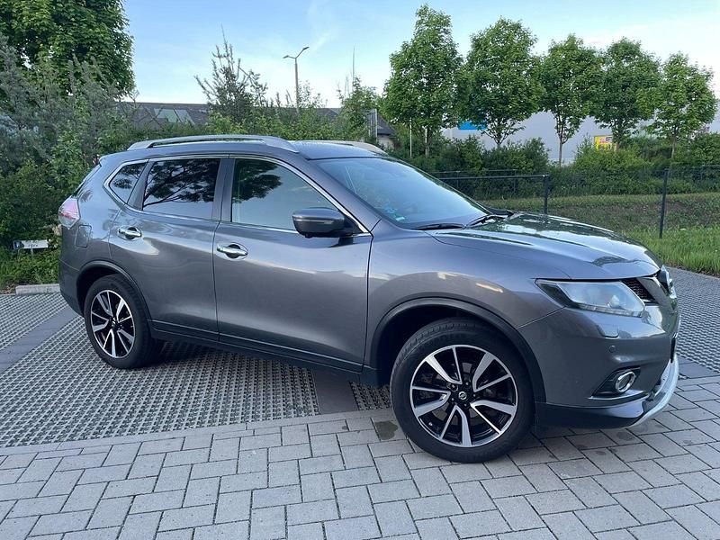 Grau Gebraucht 2015 Nissan X-Trail 360º SUV | 9.490 € (Guter Preis) - Bild 1/4