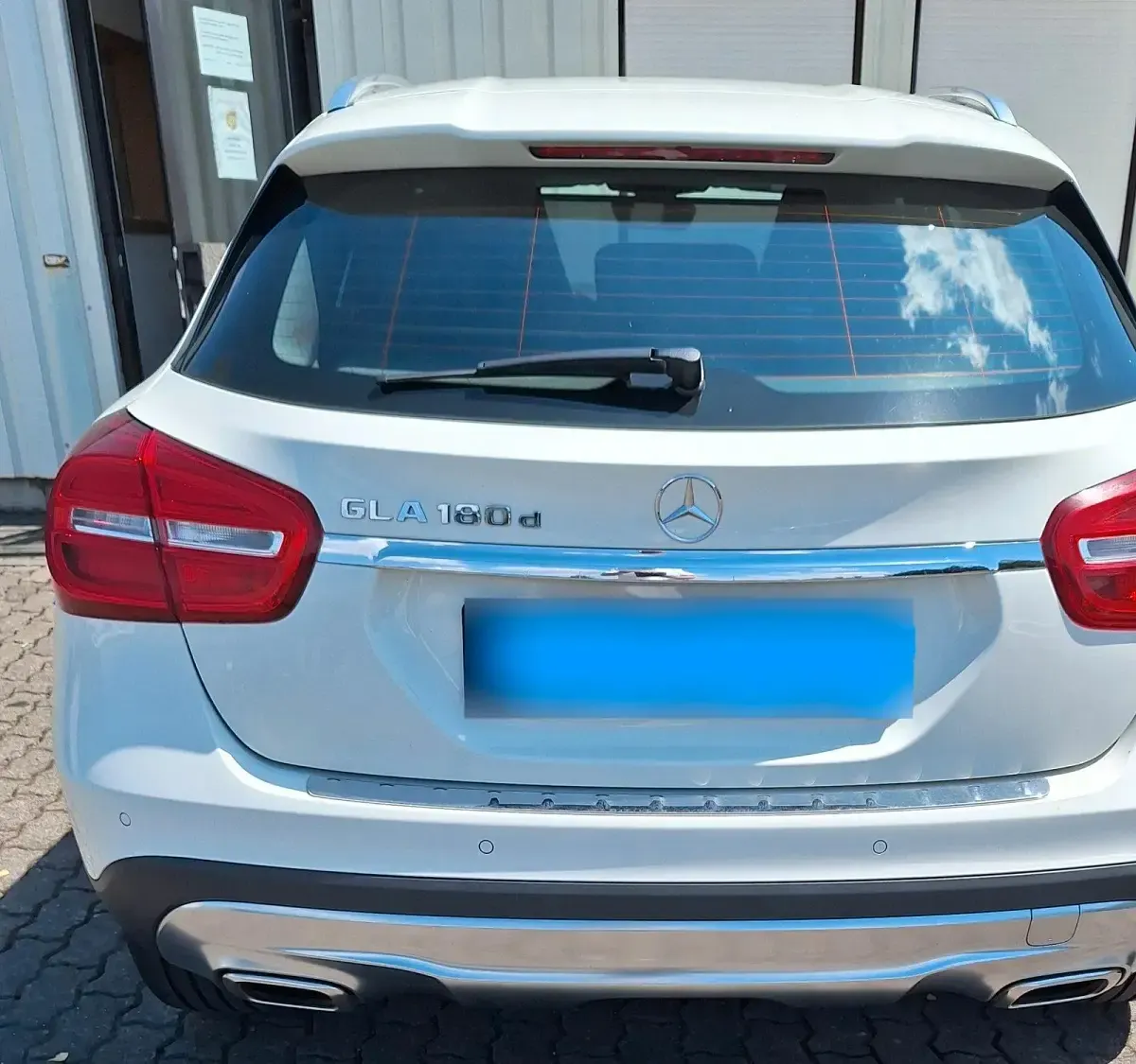 Gebraucht Mercedes GLA180 109 PS (80 kW) 2017 Weiß SUV
