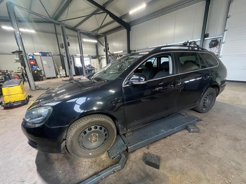 Gebraucht VW Golf VI 140 PS (102 kW) 2011 Schwarz Kleinwagen