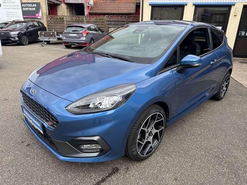 Dunkel blau sonderlack Gebraucht 2021 Ford Fiesta ST Kleinwagen | 18.990 € (Fairer Preis) - Bild 1/4