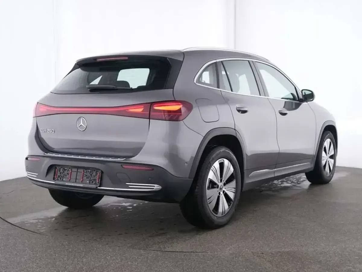 Gebraucht Mercedes EQA250 Progressive 139 kW (190 PS) 2025 Grau SUV